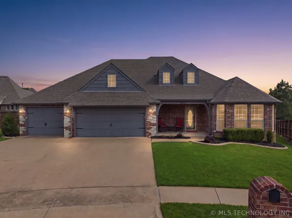 1904 E Laredo St, Broken Arrow, OK 74012