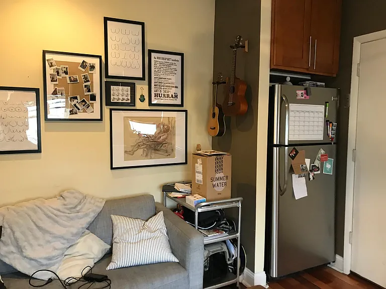 327 Catharine St #6 — Photo 1