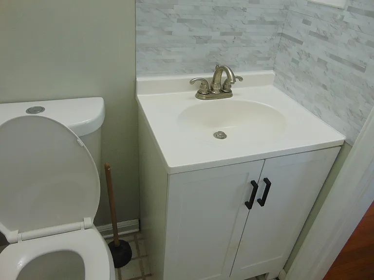 Master 1/2 Bath