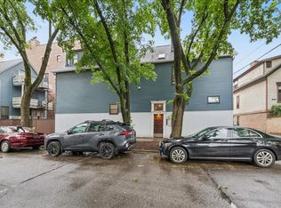 1009 W Wolfram St APT 1E, Chicago, IL 60657