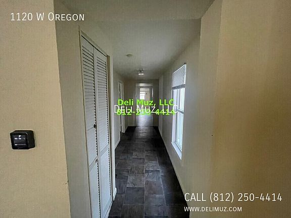 3rd image of 1120 W Oregon St