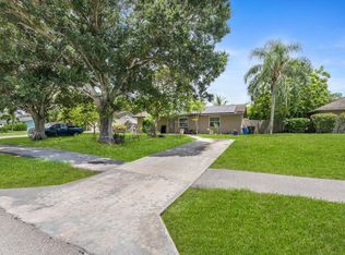 7407 Cocoanut Dr, Lake Worth, FL 33467