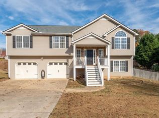 33 Williamsburg Dr, Dallas, GA 30157
