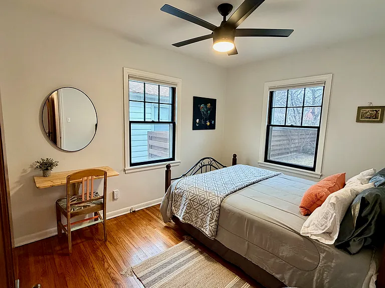 130 S Riverside Dr — Photo 19