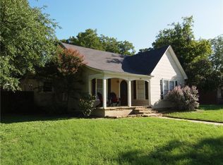 1001 3rd St, Graham, TX 76450