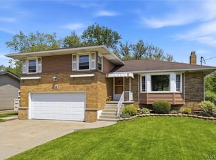 45 S Harvest St, Williamsville, NY 14221