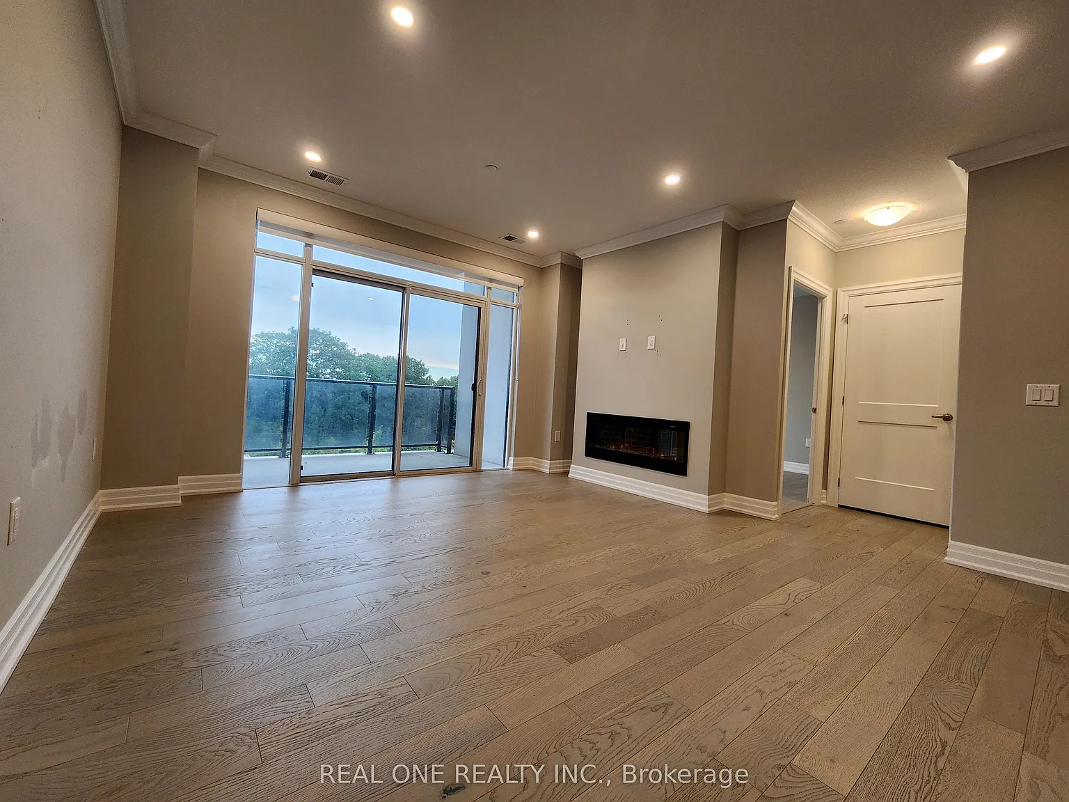 2 bed, $3,000 — Photo 4