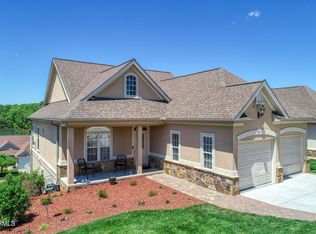909 Rarity Bay Pkwy, Vonore, TN 37885