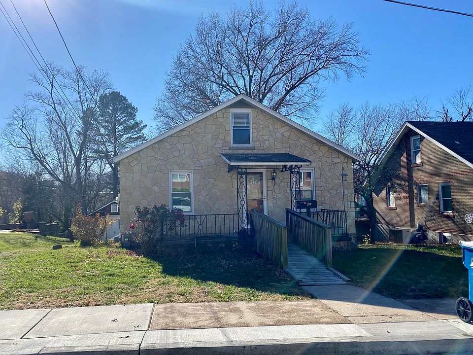 2nd image of 107 W Fillmore St