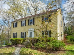 7 Fernwood Trl, Mountain Lakes Boro, NJ 07046