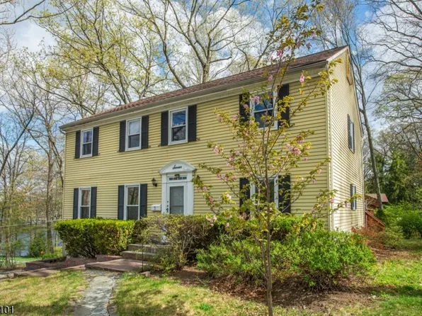 7 Fernwood Trl, Mountain Lakes Boro, NJ 07046