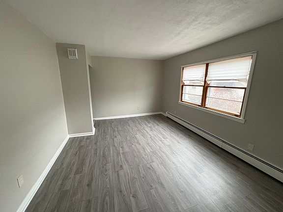 2nd image of 312 Richfield Blvd #A