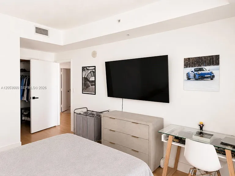 1900 N Bayshore Dr #3807 — Photo 14