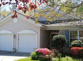 694 Country Club Dr, Egg Harbor, NJ 08215