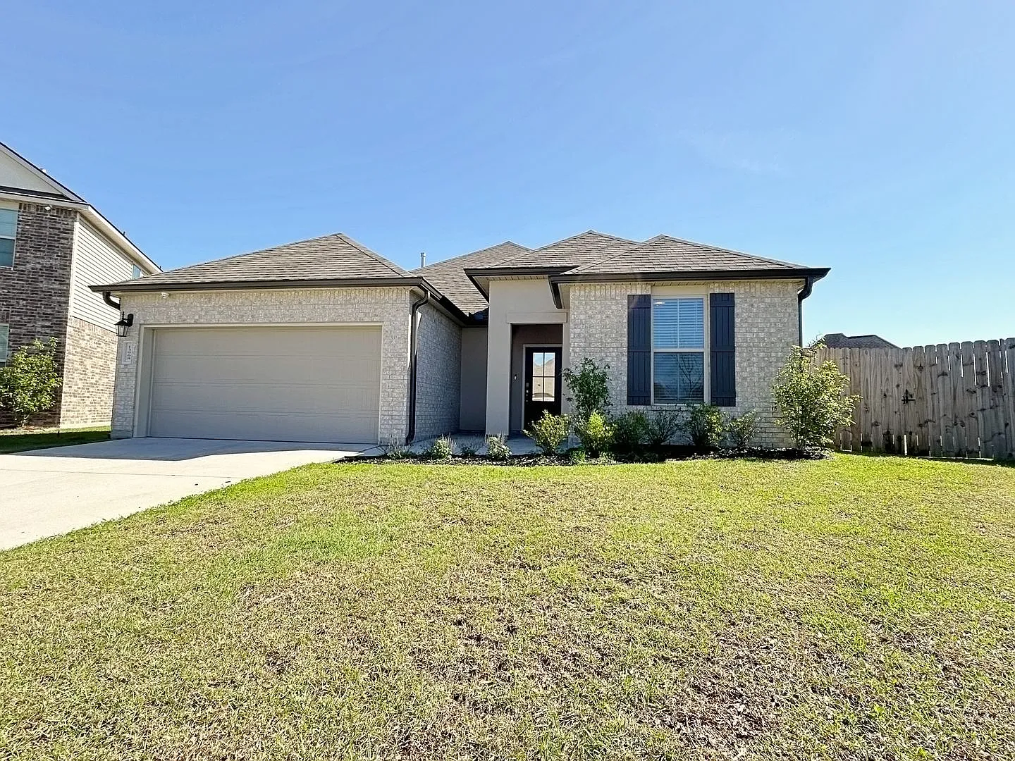 Beautiful 3-Bedroom Home in a Desirable Baton Rouge Community — Photo 4
