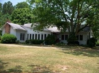 406 N Fairview Rd, Lavonia, GA 30553