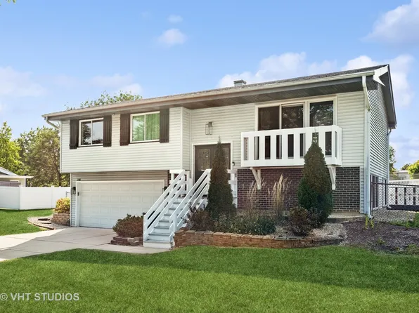 238 Strathmore Ct, Bloomingdale, IL 60108