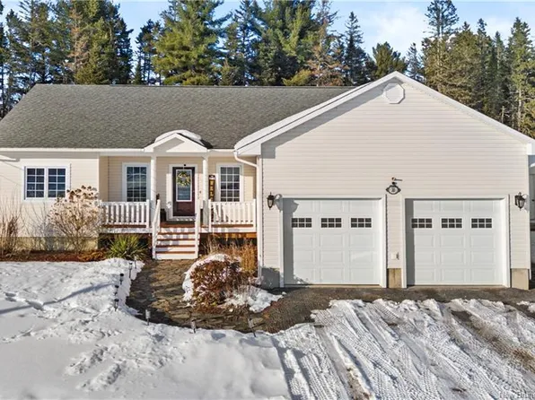 20 Fallsview Ln, Saint Marys, NB E6C 0A3