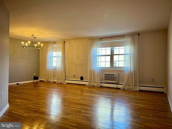 3rd image of 175 W King St Unit 107