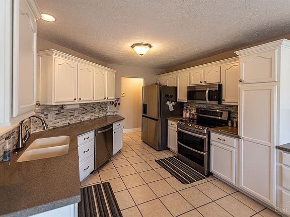 3rd image of 680 Majestic Ct