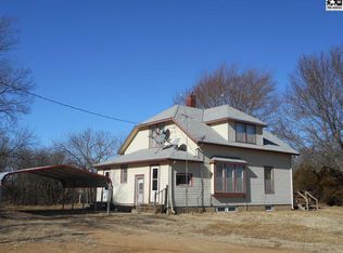 1169 Rainbow Rd, Lindsborg, KS 67456