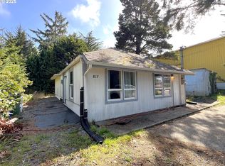 817 S Empire Blvd, Coos Bay, OR