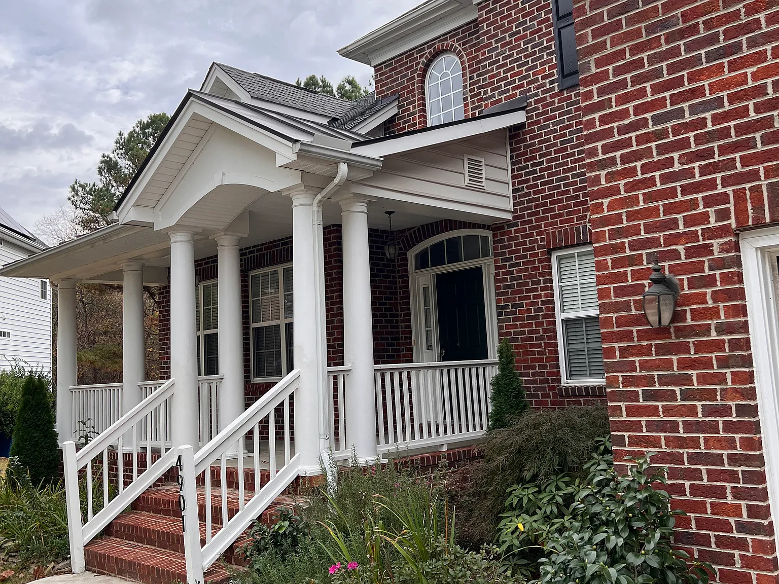 5 bed, 3687 sqft, $3,980 — Photo 3