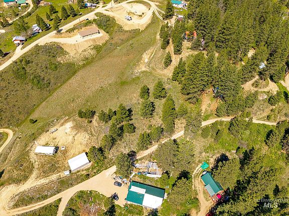 2nd image of Aspen Ridge Rd