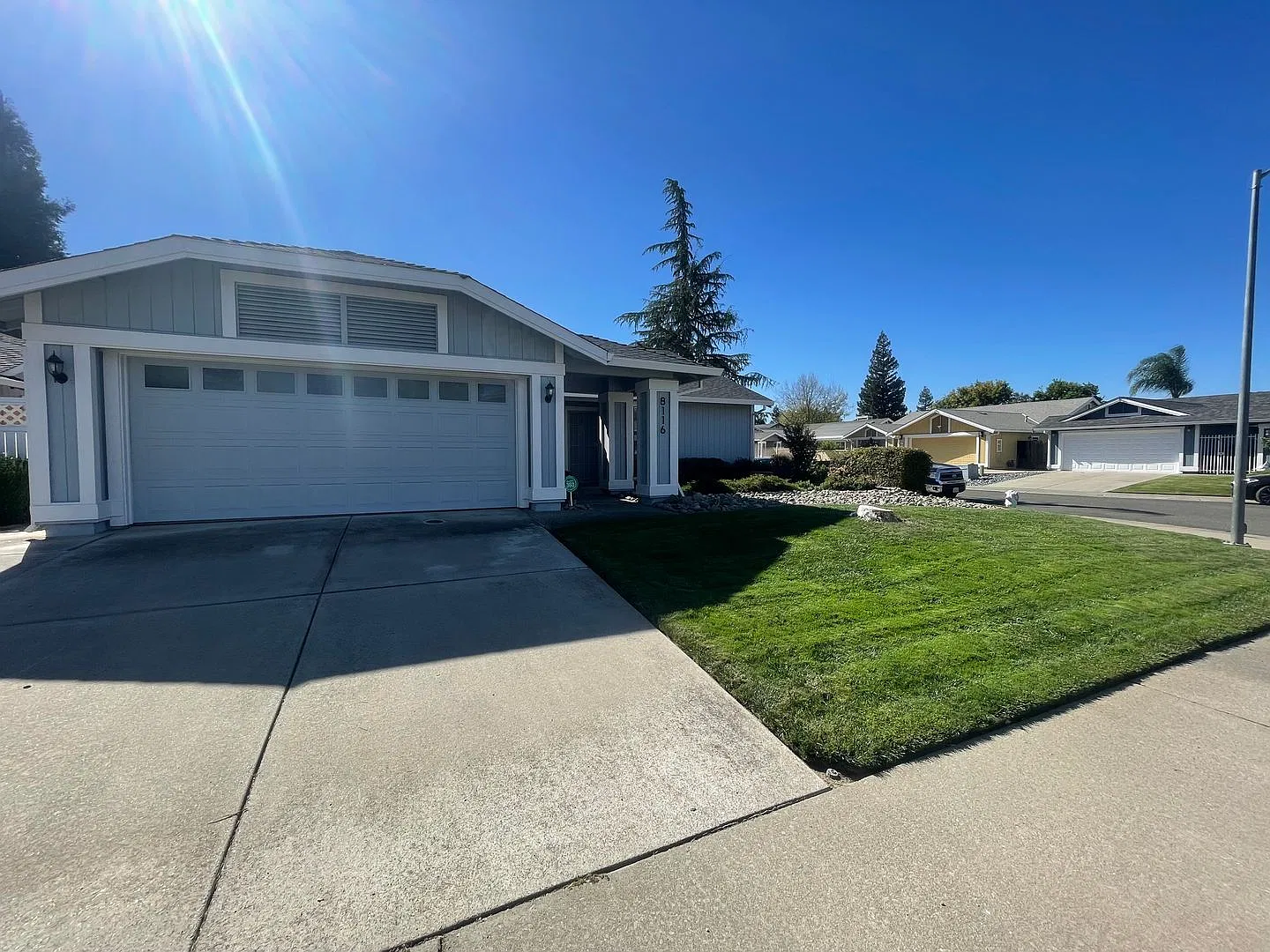 8116 Darien Cir - Sacramento 95828 — Photo 3