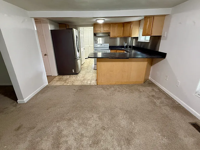 409 Richarz Dr — Photo 5