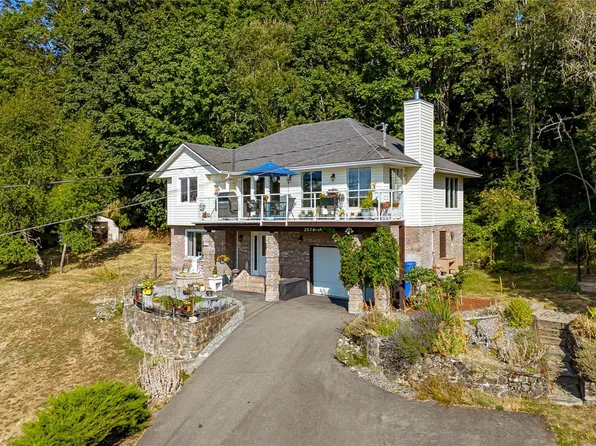2074 Ludlow Rd, Sooke, BC V9Z 0E6