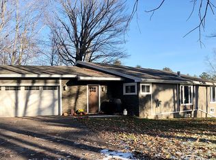 37 Lakeview Ln, Ishpeming, MI 49849
