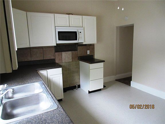 5th image of 409 S Oak St