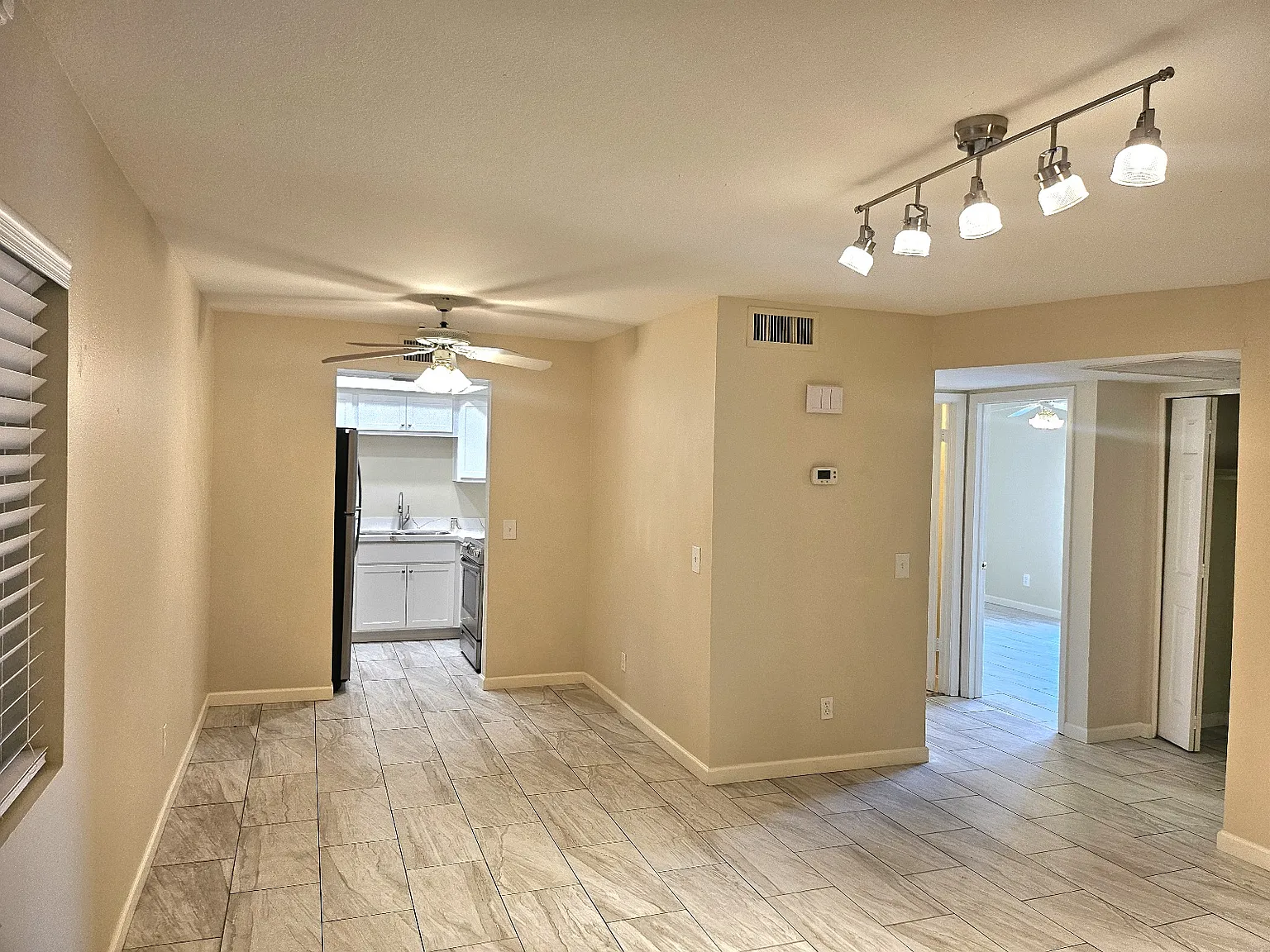 2 bed, 840 sqft, $1,295 — Photo 1