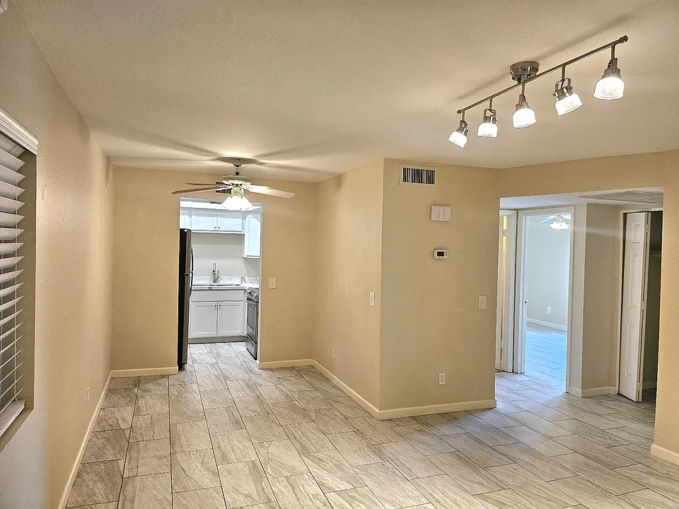 17 E Ruth Ave #302