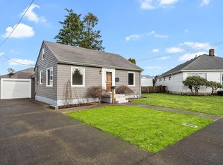 703 Manor Pl, Tillamook, OR 97141