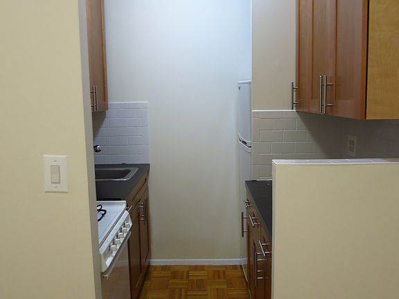 4th image of 503 E 78th St APT 2D