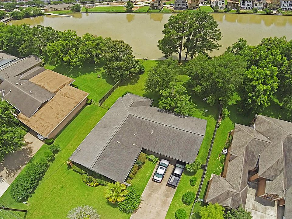 1st image of 822 Oyster Creek Dr