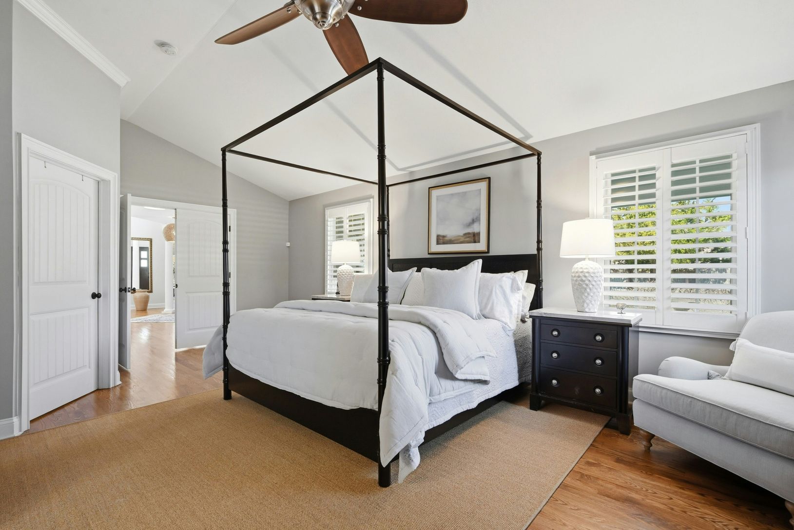  Huge primary suite