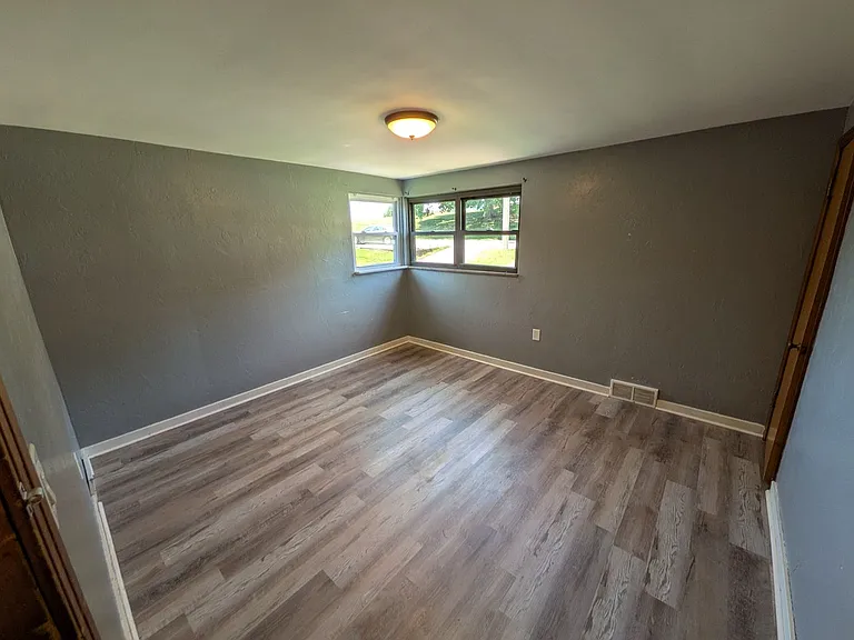 960 Agnew Rd — Photo 31