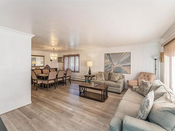 2nd image of 83 W Valley Stream Boulevard