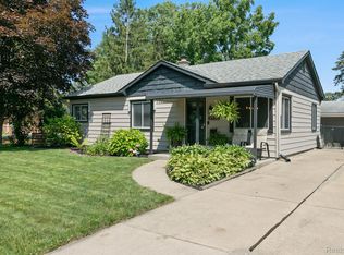 31130 Elmwood St, Garden City, MI 48135