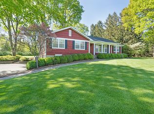 33 Hilltop Cir, Mendham, NJ 07945