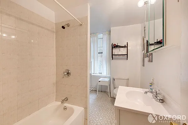 Rented by Oxford Property Group | media 10