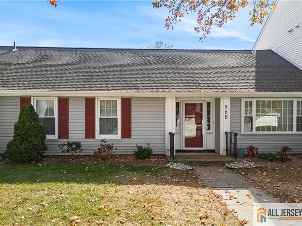 96 Glenwood Ln #B, Monroe Township, NJ 08831