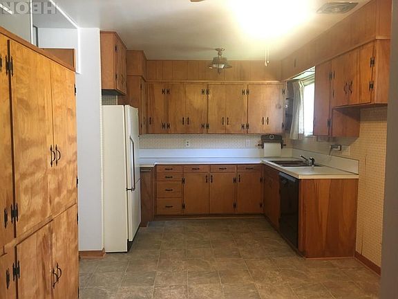 4th image of 1386 Morningside Dr