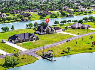 210 Lago Cir, Santa Fe, TX 77517