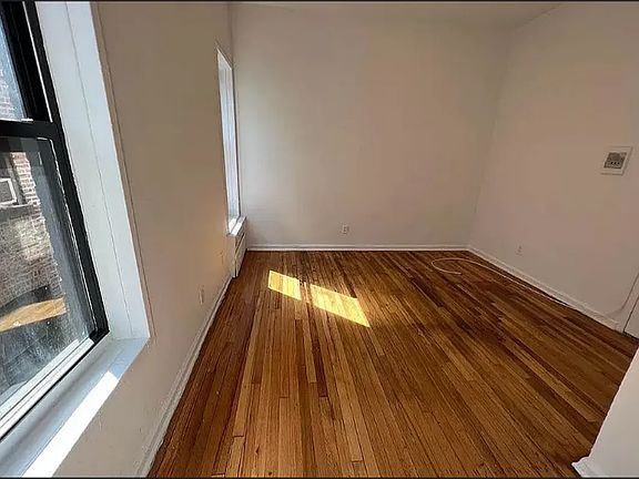 3rd image of 200 W 113th St #S8