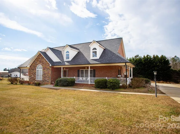 1270 Mirror Lake Rd, Lincolnton, NC 28092