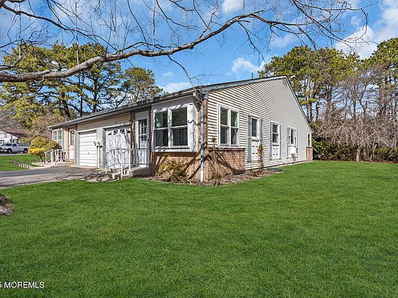 3rd image of 13 Maplewood Drive #B